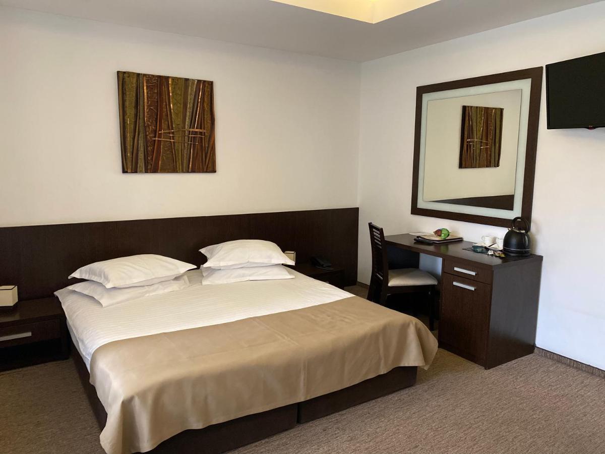 Hotel Smart سِنايا المظهر الخارجي الصورة