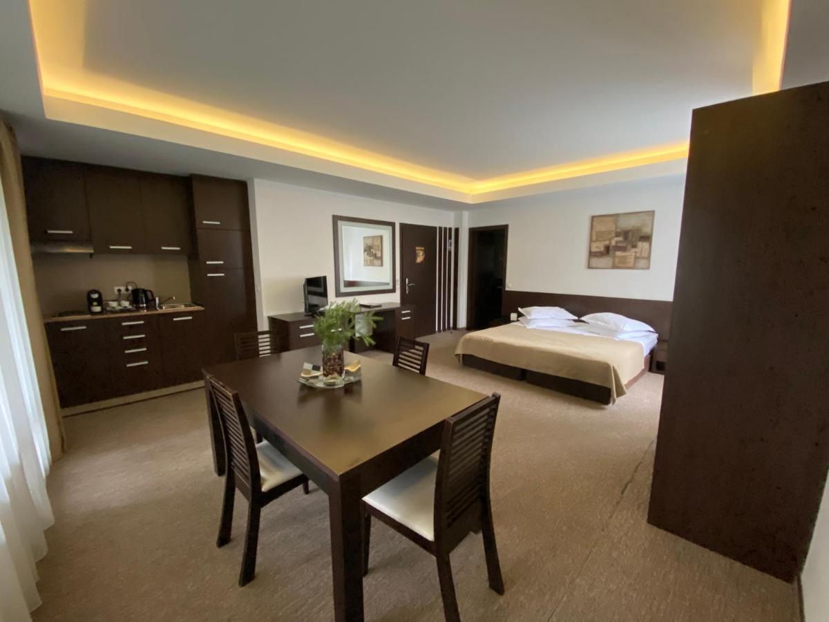 Hotel Smart سِنايا المظهر الخارجي الصورة