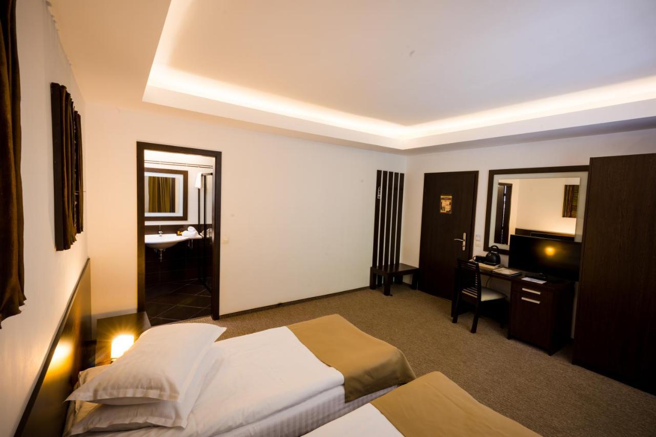 Hotel Smart سِنايا المظهر الخارجي الصورة
